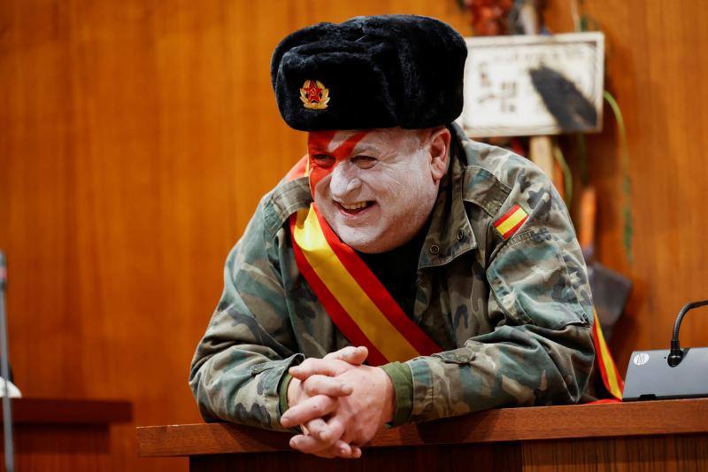 &#039;Els enfarinats&#039; vuelven a sembrar el caos en Ibi