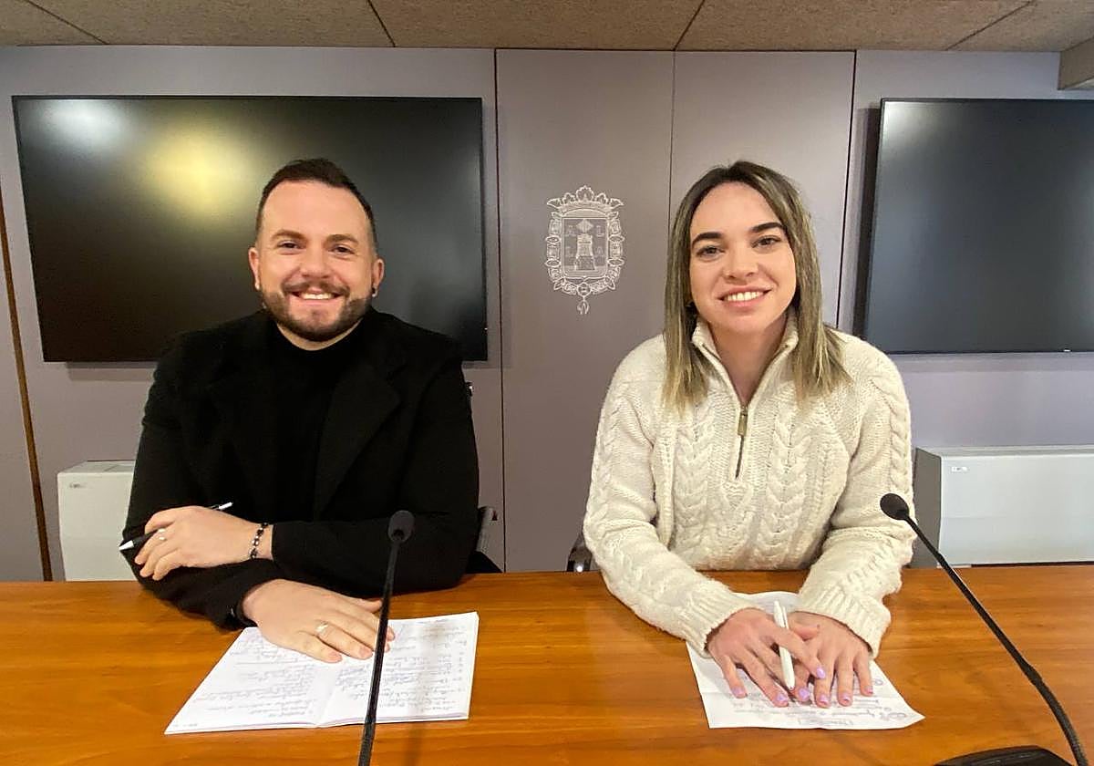 Los concejales de Compromís en Alicante, Rafa Mas y Sara Llobell.