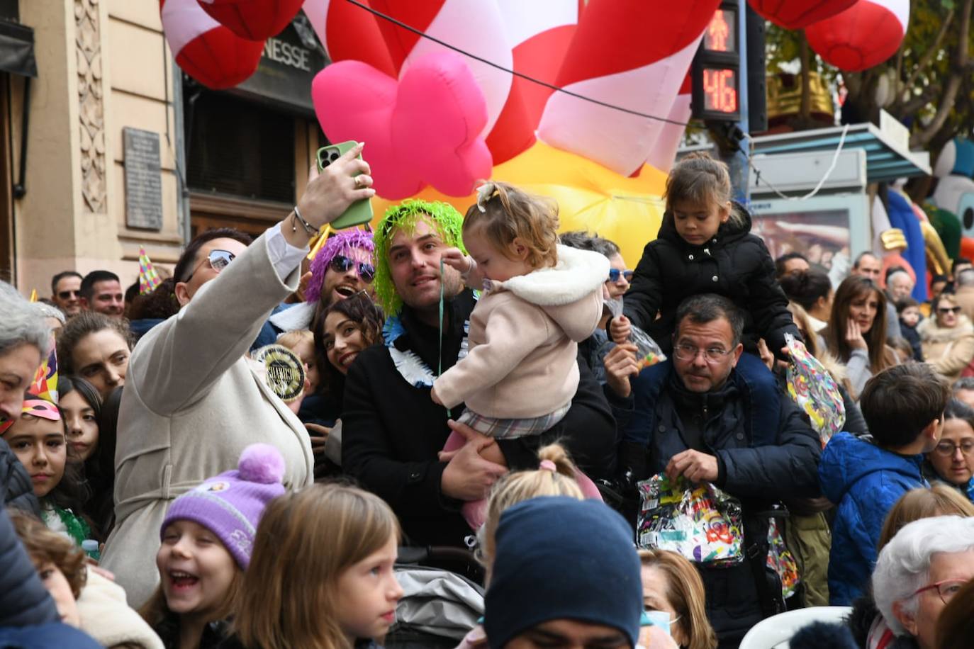 La cuenta atrás hacia 2024 llena la Rambla de Alicante