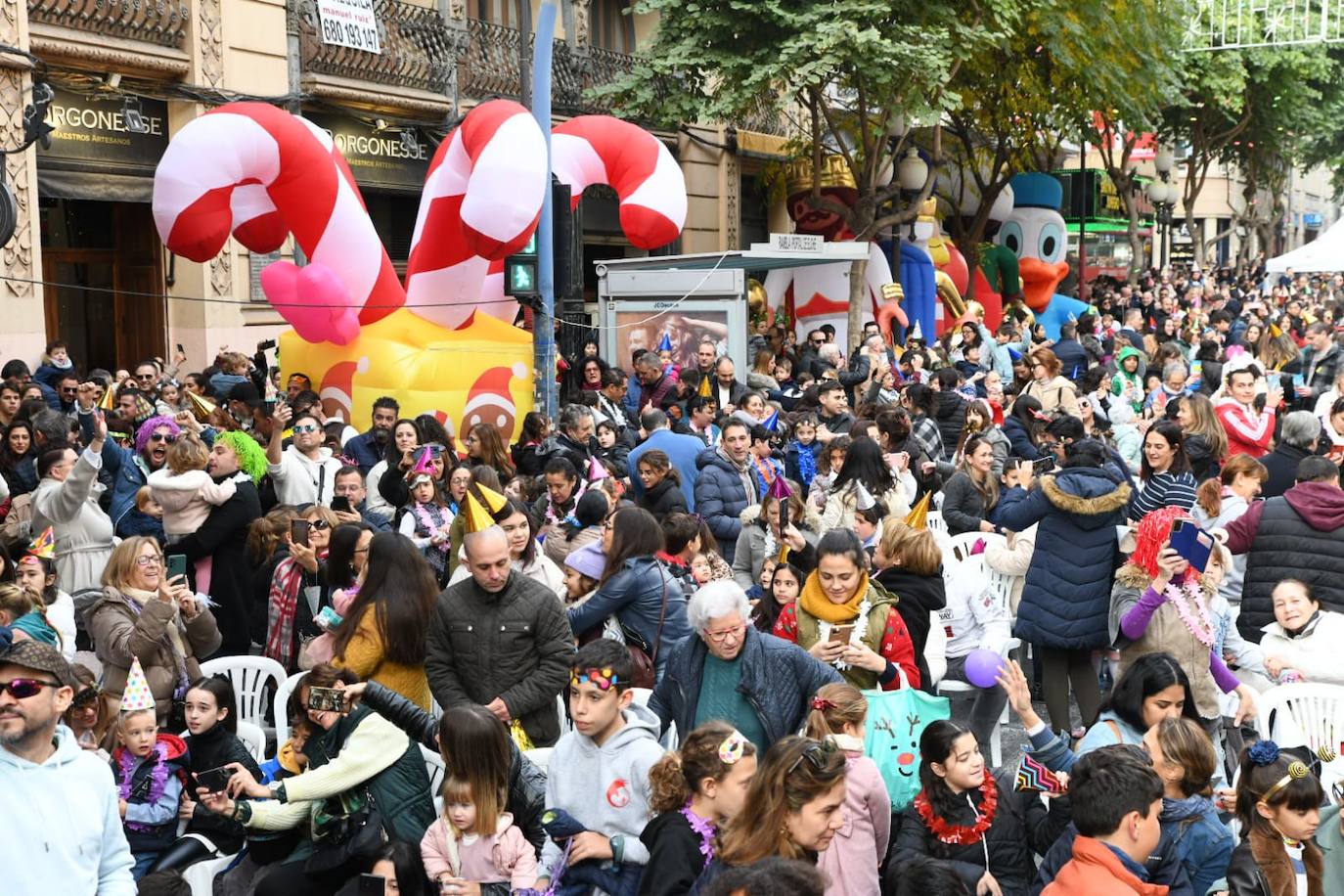La cuenta atrás hacia 2024 llena la Rambla de Alicante