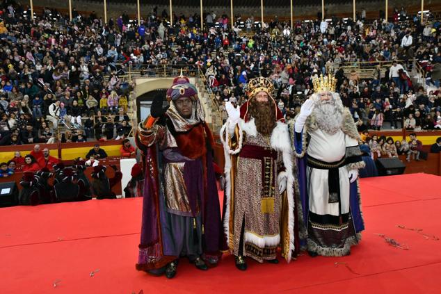 Sus Majestades de Oriente han estado en la plaza de Toros de Alicante