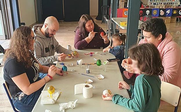 Uno de los talleres realizados durante una de las ediciones organizada por AJMO. 