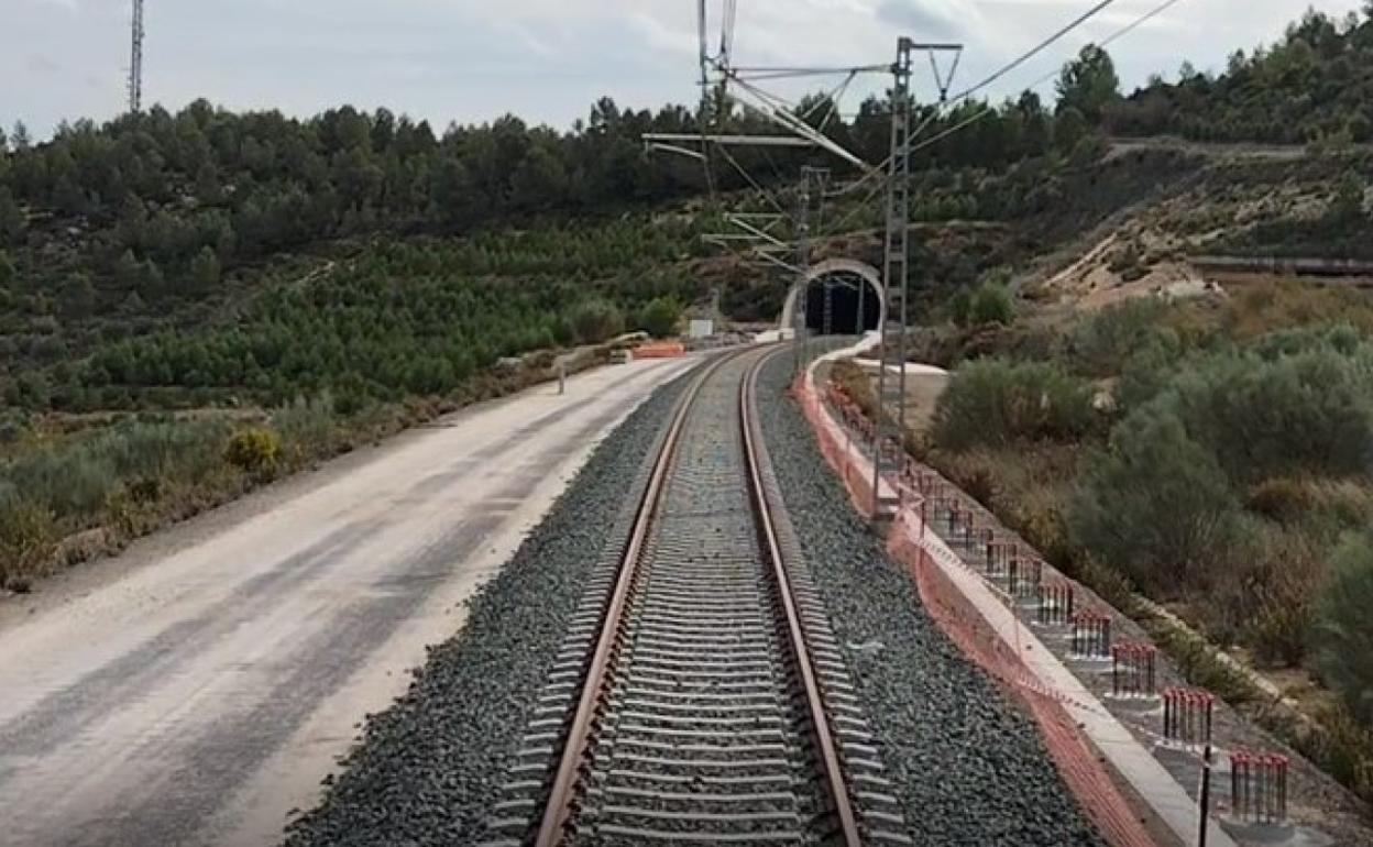 Un tramo de la línea Xàtiva-Nudo de La Encina 