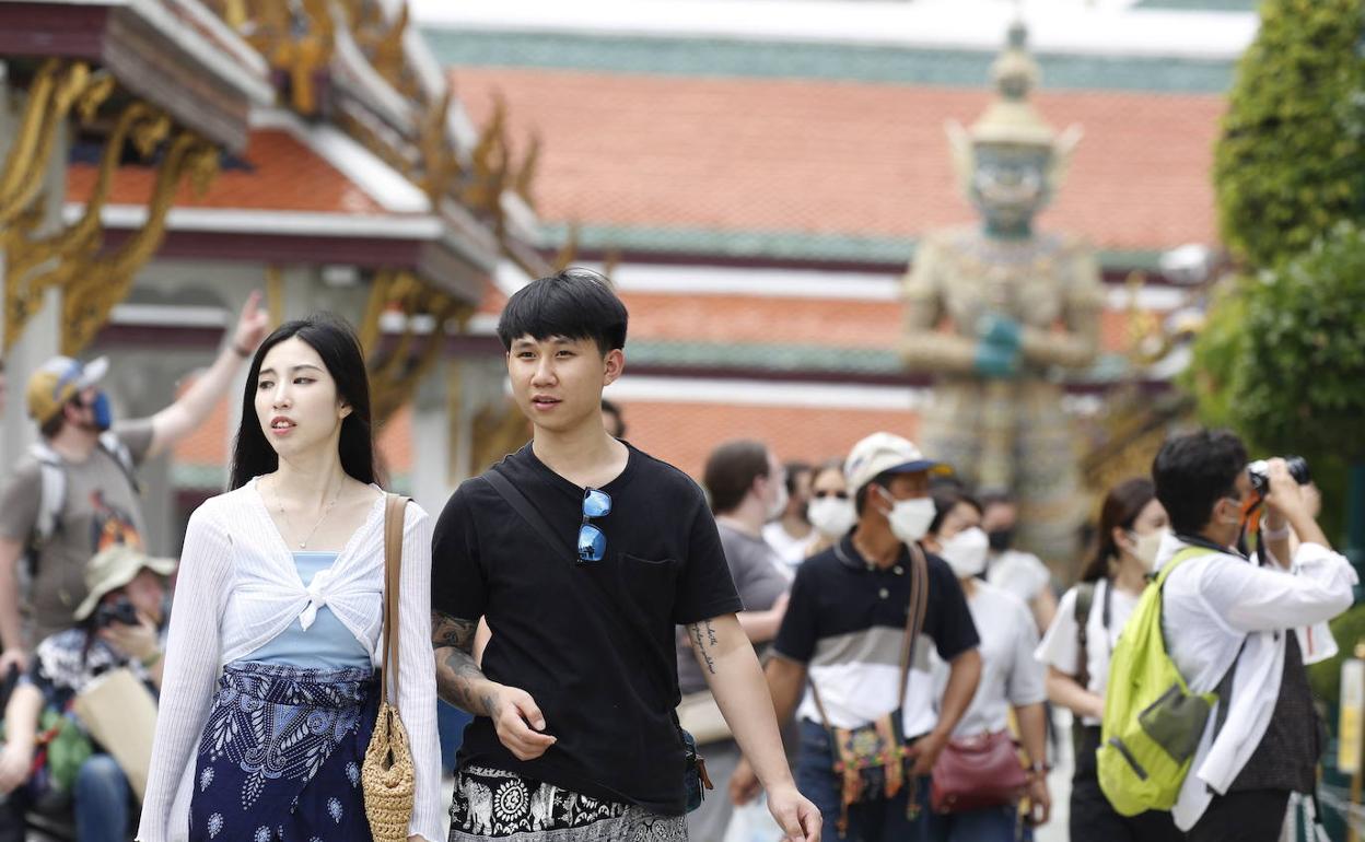 Turistas chinos en Bangkok (Tailandia).