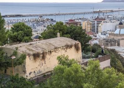 Imagen secundaria 1 - Varios de los hitos a visitar en el parque de la Ereta.