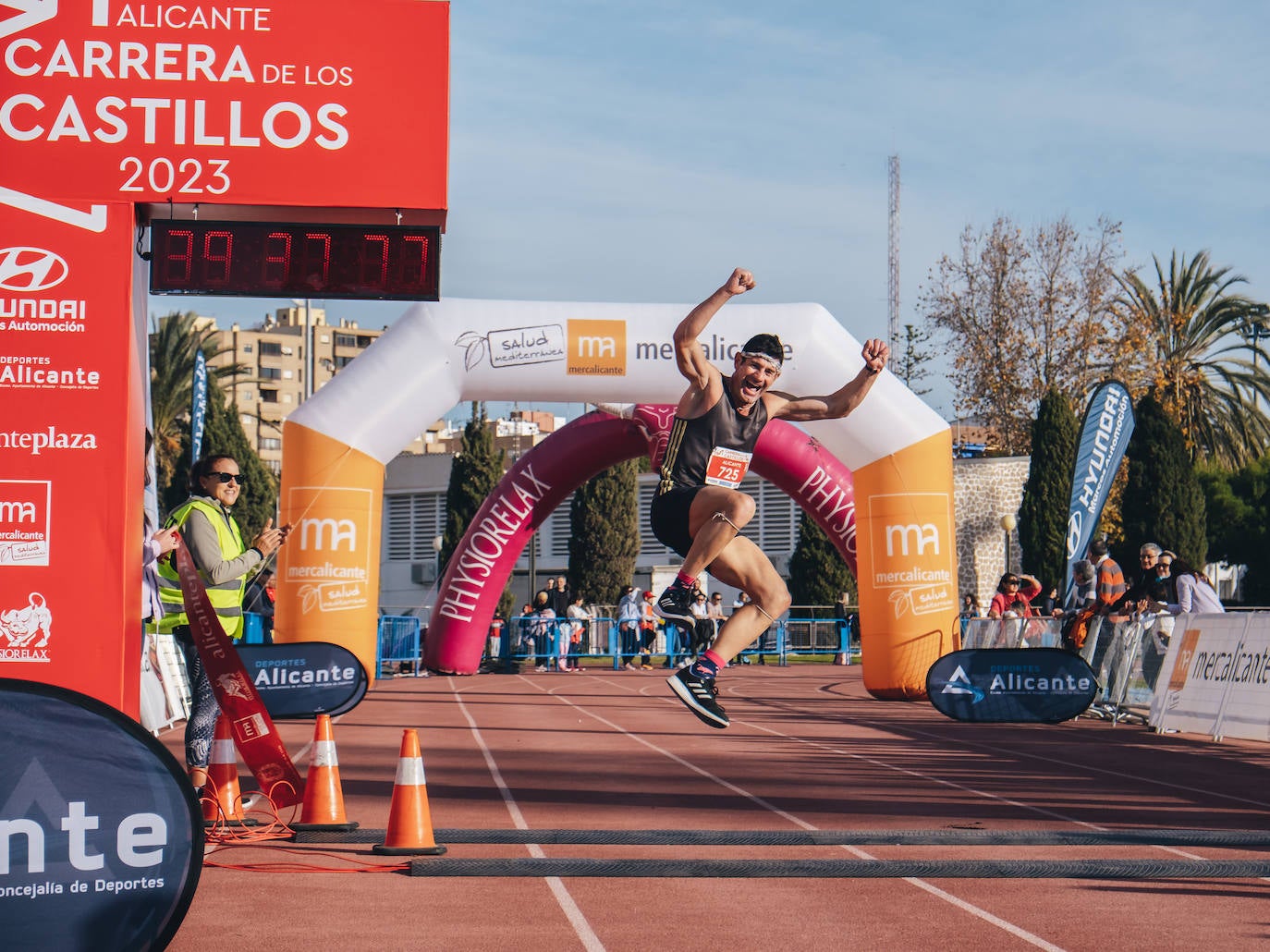 Fotos: Búscate en la Carrera de los Castillos de Alicante