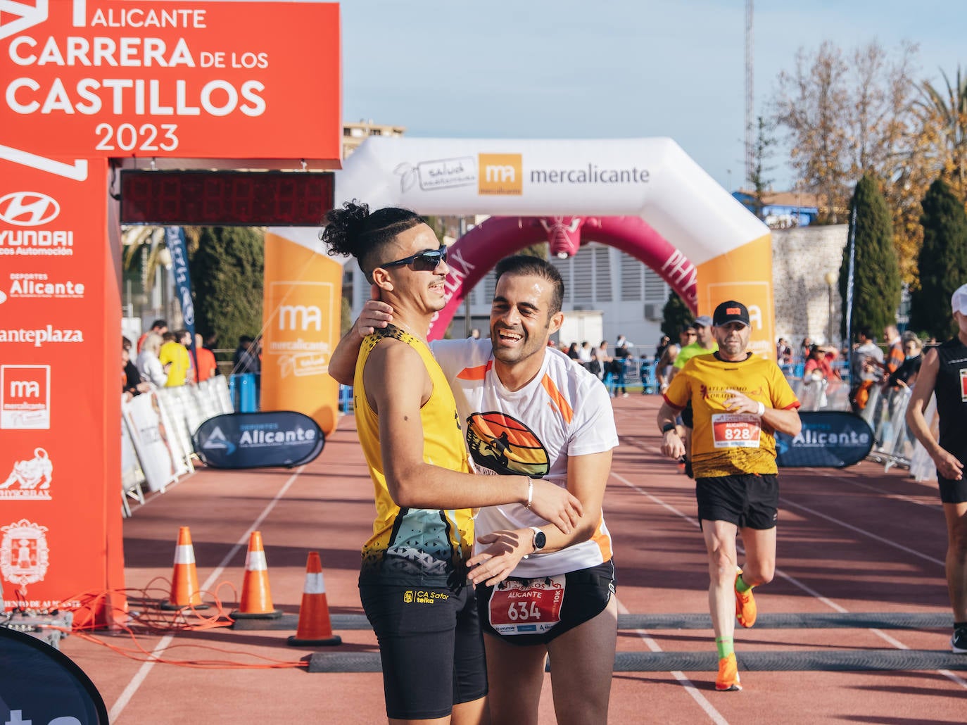 Fotos: Búscate en la Carrera de los Castillos de Alicante