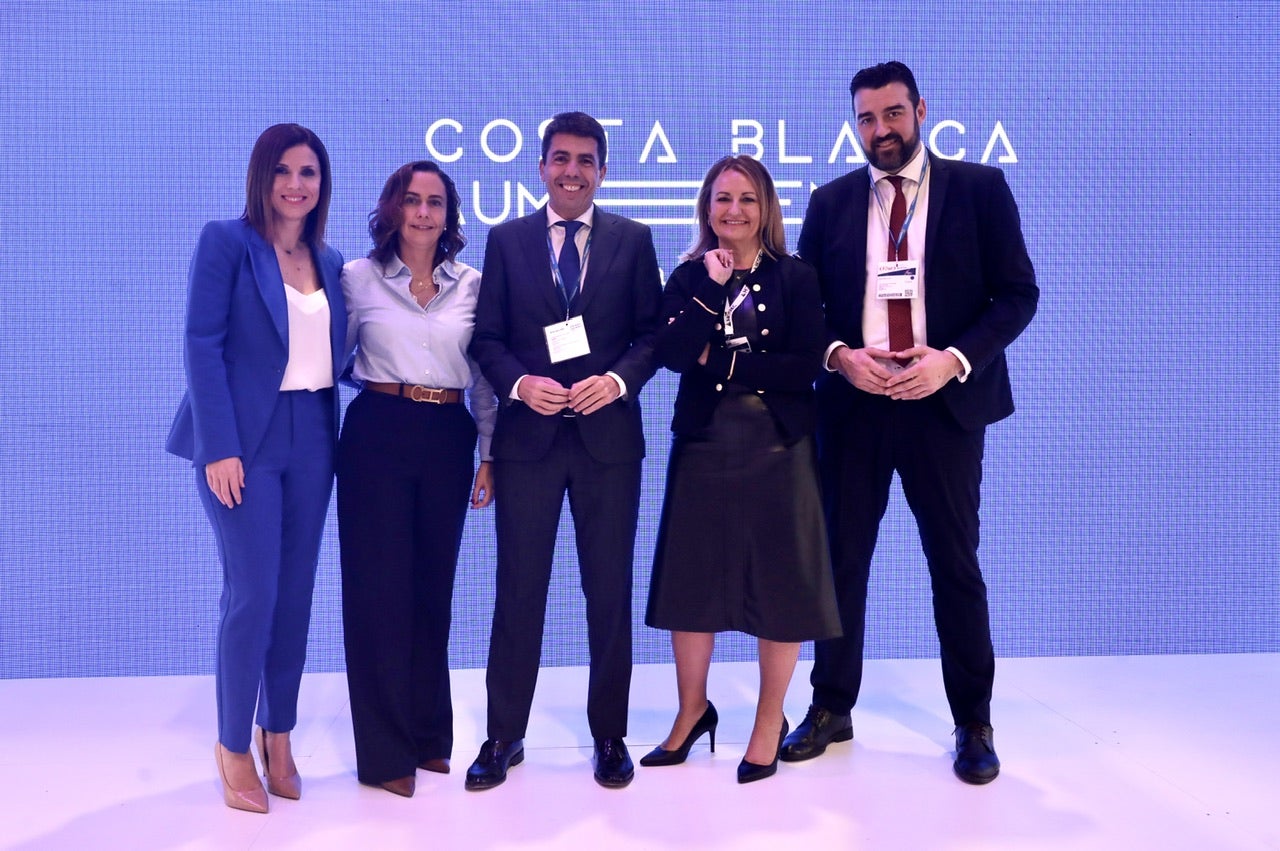 Carlos Mazón, junto a Nuria Montes y José Mancebo.