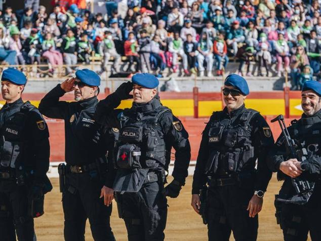 Fotos: Exhibición de medios aéreos, caballería y simulacro de rescate muestran la Policía Nacional