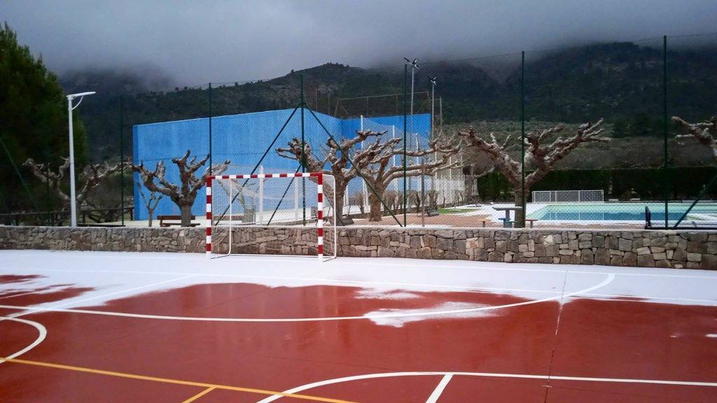 Nieve y hielo en Fageca, el interior de la provincia, en la comarca de la Marina Alta. 