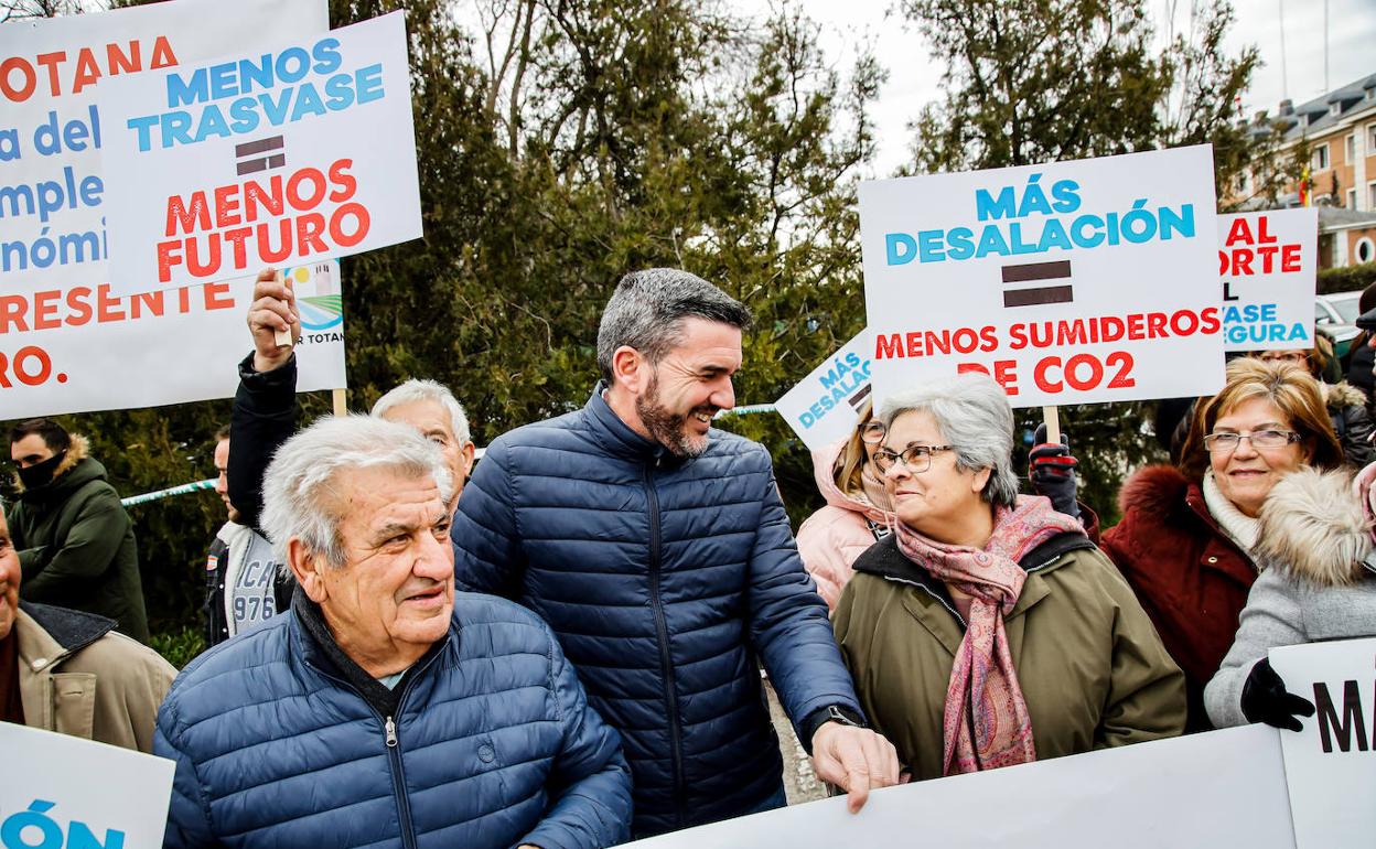 Los regantes convocan una concentración para evitar el recorte del trasvase Tajo-Segura