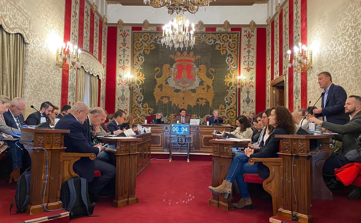 Salón de plenos del Ayuntamiento de Alicante. 