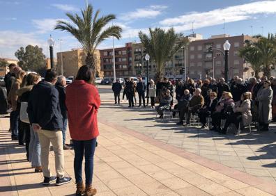 Imagen secundaria 1 - Imágenes del acto inaugural del jardín. 