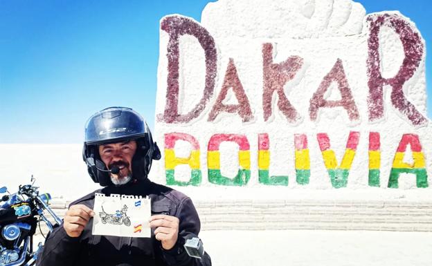 Manuel Lorenzo en Bolivia durante su ruta por las Américas.