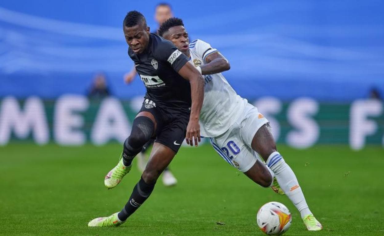 Helibelton Palacios y Vinicius, durante el Real Madrid-Elche de la temporada pasada 