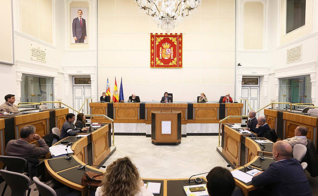 Reunión de la Mes Técnica del Agua, celebrada este lunes en la Diputación Provincial de Alicante.