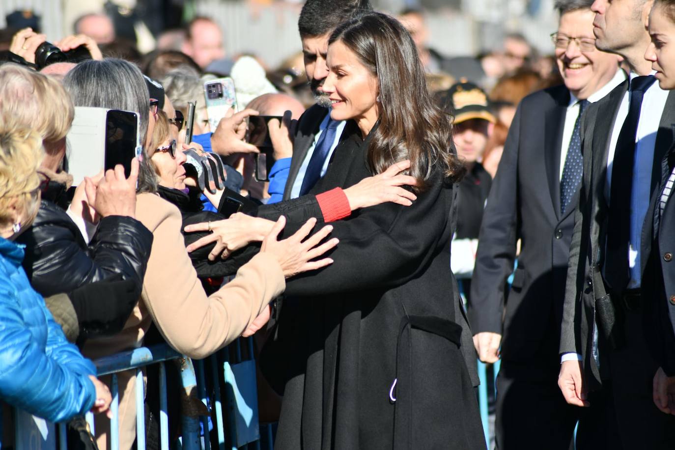 Fotos: La reina Letizia se muestra cercana en su visita a Petrer