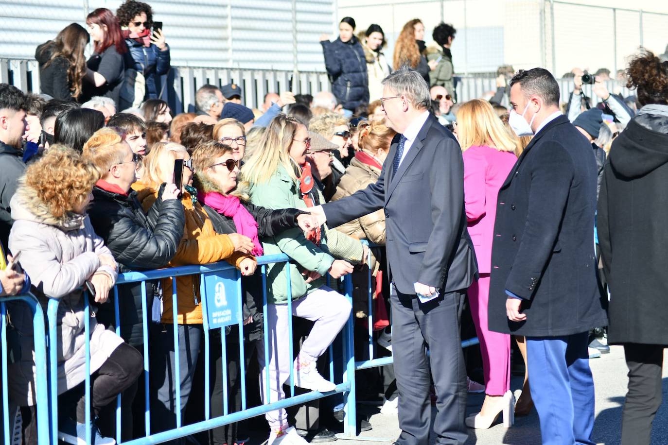 Fotos: La reina Letizia se muestra cercana en su visita a Petrer