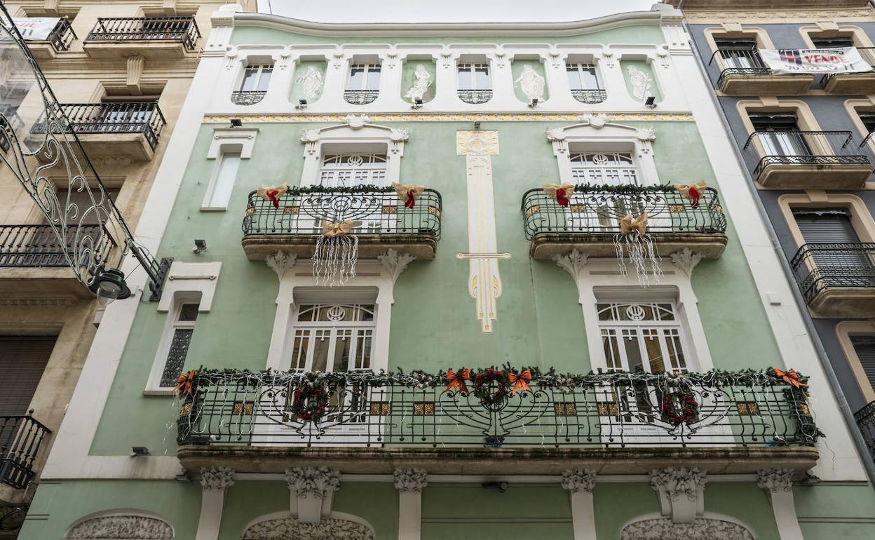 Fachada del Círculo Industrial de Alcoi 