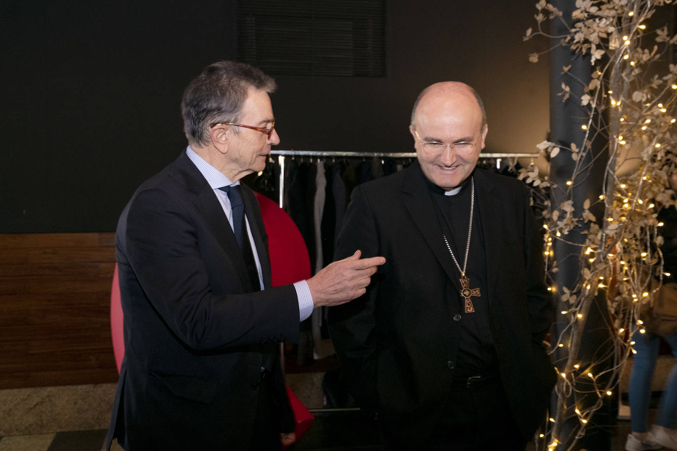 Fotos: El presidente de AC Hoteles, Antonio Catalán, protagoniza una ponencia en la Cámara de Comercio de Alicante