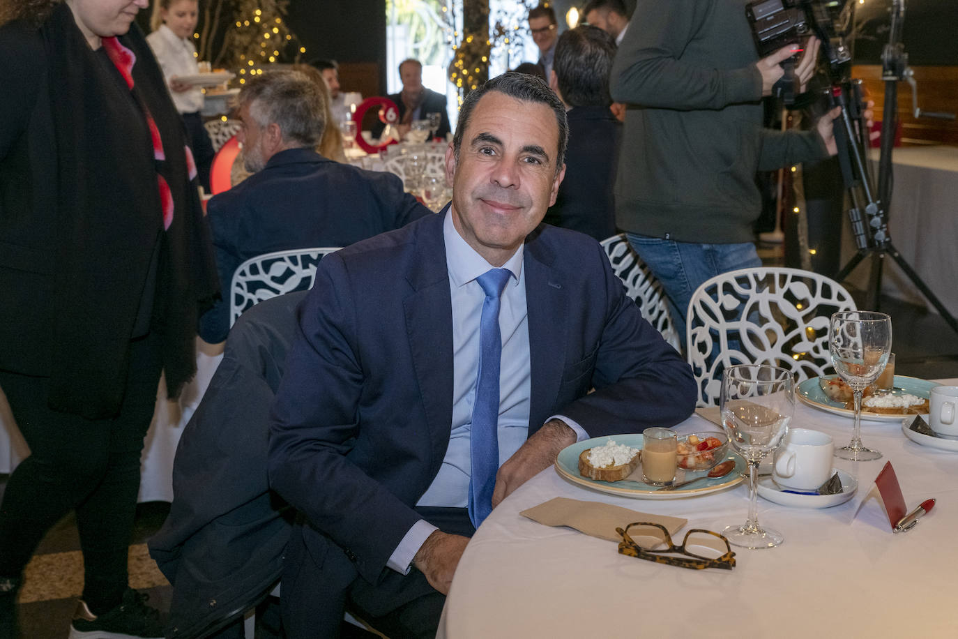 Fotos: El presidente de AC Hoteles, Antonio Catalán, protagoniza una ponencia en la Cámara de Comercio de Alicante