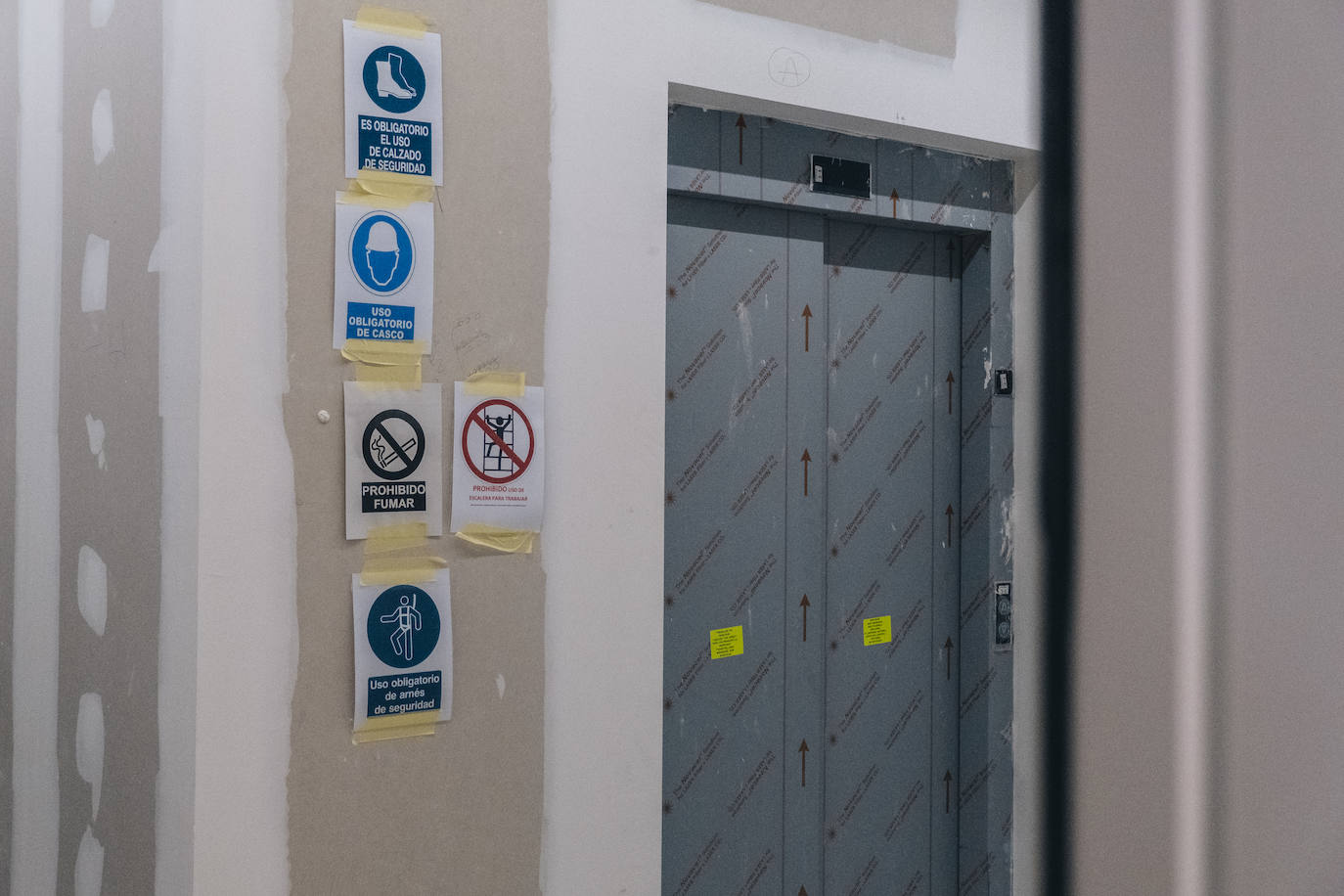 Fotos: Avanzan las obras en el edificio de Urgencias del Hospital General de Alicante | El presidente de la Generalitat Valenciana, Ximo Puig, y el conseller de Sanidad, Miguel Mínguez de visita
