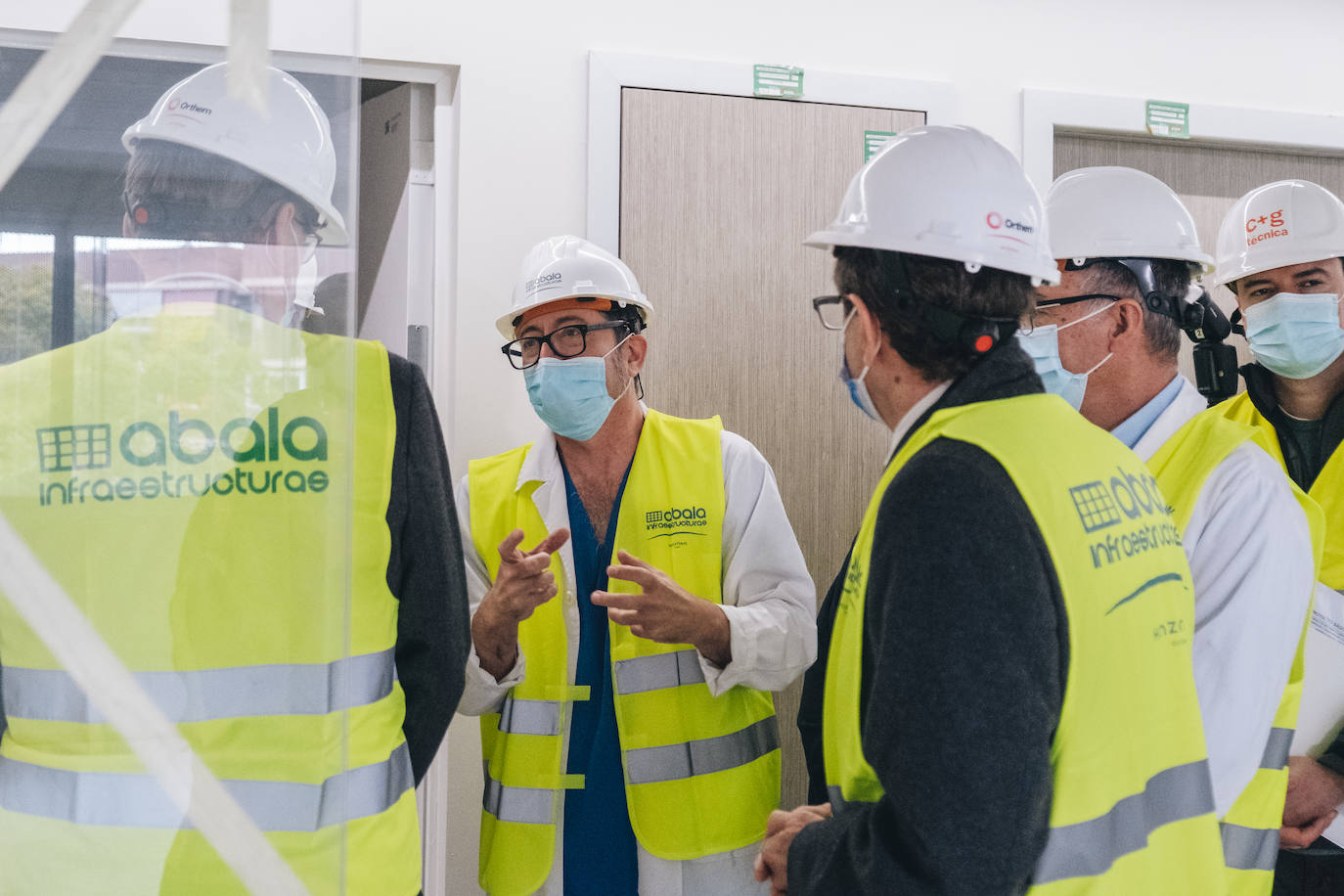 Fotos: Avanzan las obras en el edificio de Urgencias del Hospital General de Alicante | El presidente de la Generalitat Valenciana, Ximo Puig, y el conseller de Sanidad, Miguel Mínguez de visita