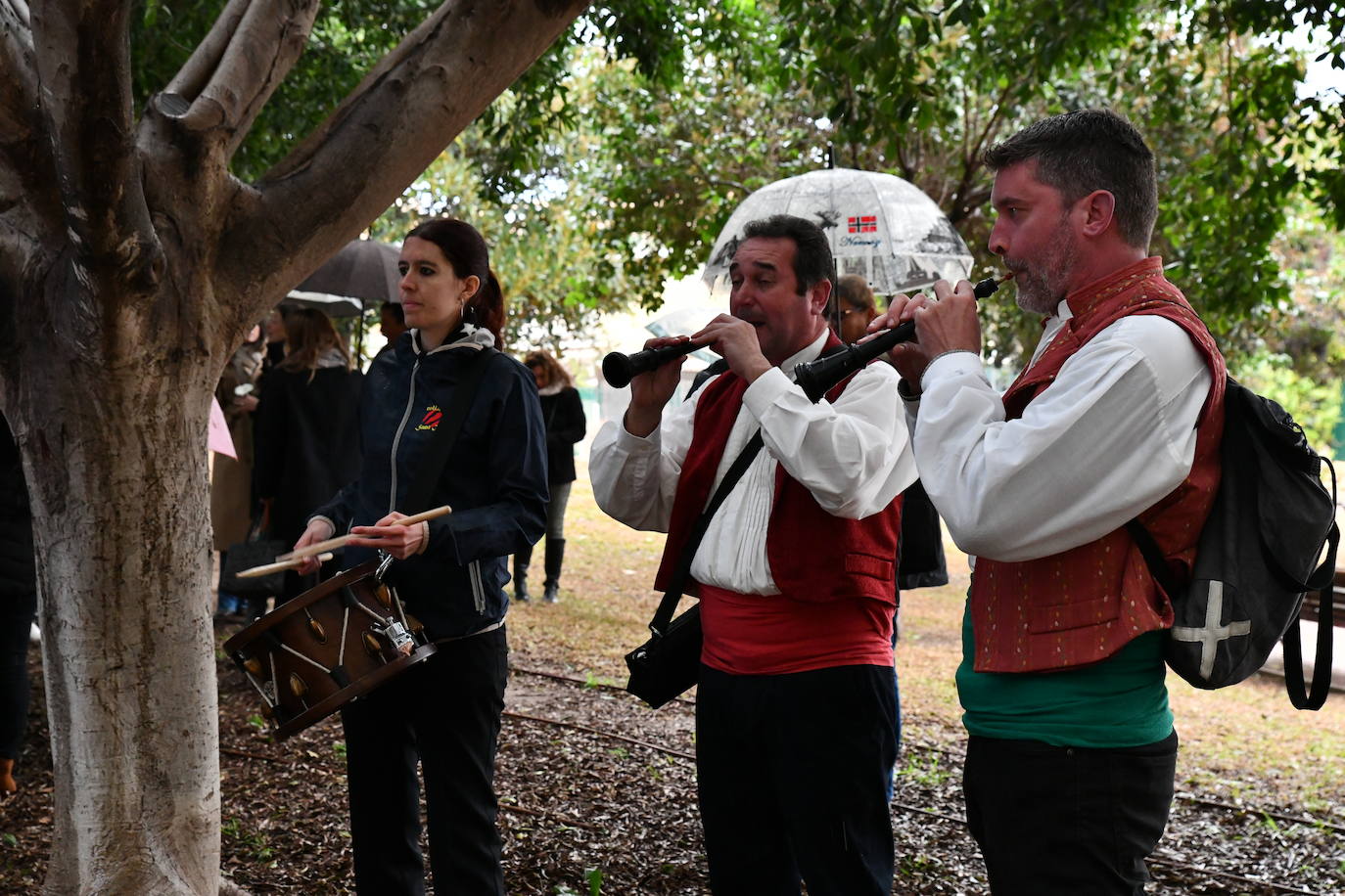 Fotos: Alicante inaugura el parque de las &#039;Damas del fuego&#039; en la playa de San Juan