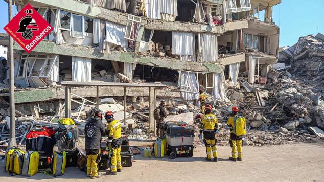 Fotos: Los Bomberos de Alicante, al rescate en Turquía