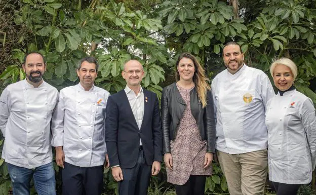 Los chefs galardonados con el Sol Sostenible de Repsol y Alimentos de España.
