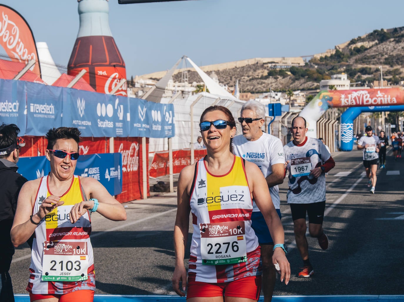 Fotos: Más de 2.500 personas corren la Media Maratón de Alicante