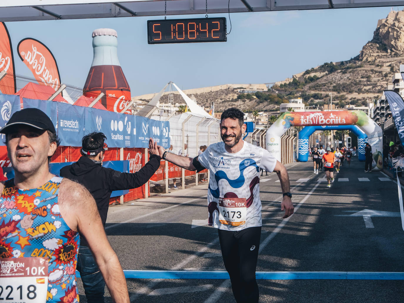 Fotos: Más de 2.500 personas corren la Media Maratón de Alicante