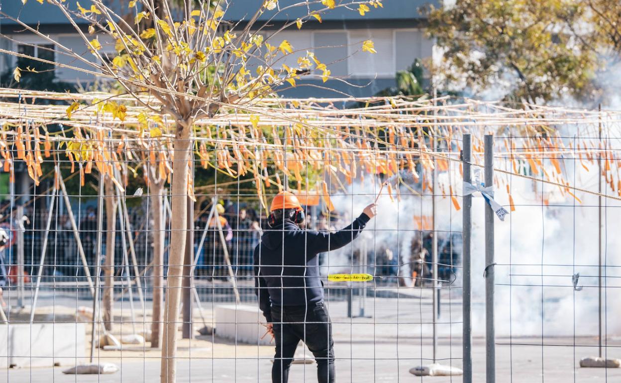 Mascletà de febrero en el barrio de Tómbola 