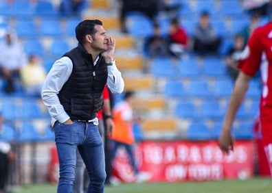 Imagen secundaria 1 - Imágenes de Álvaro Hernáiz, Lolo Escobar y el recuerdo del Rico Pérez a Andrija Delibasic. 