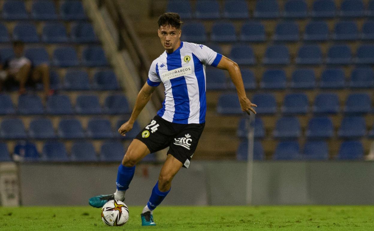 Sergi Molina en uno de los encuentros en los que fue titular con Sergio Mora hace dos temporadas. 