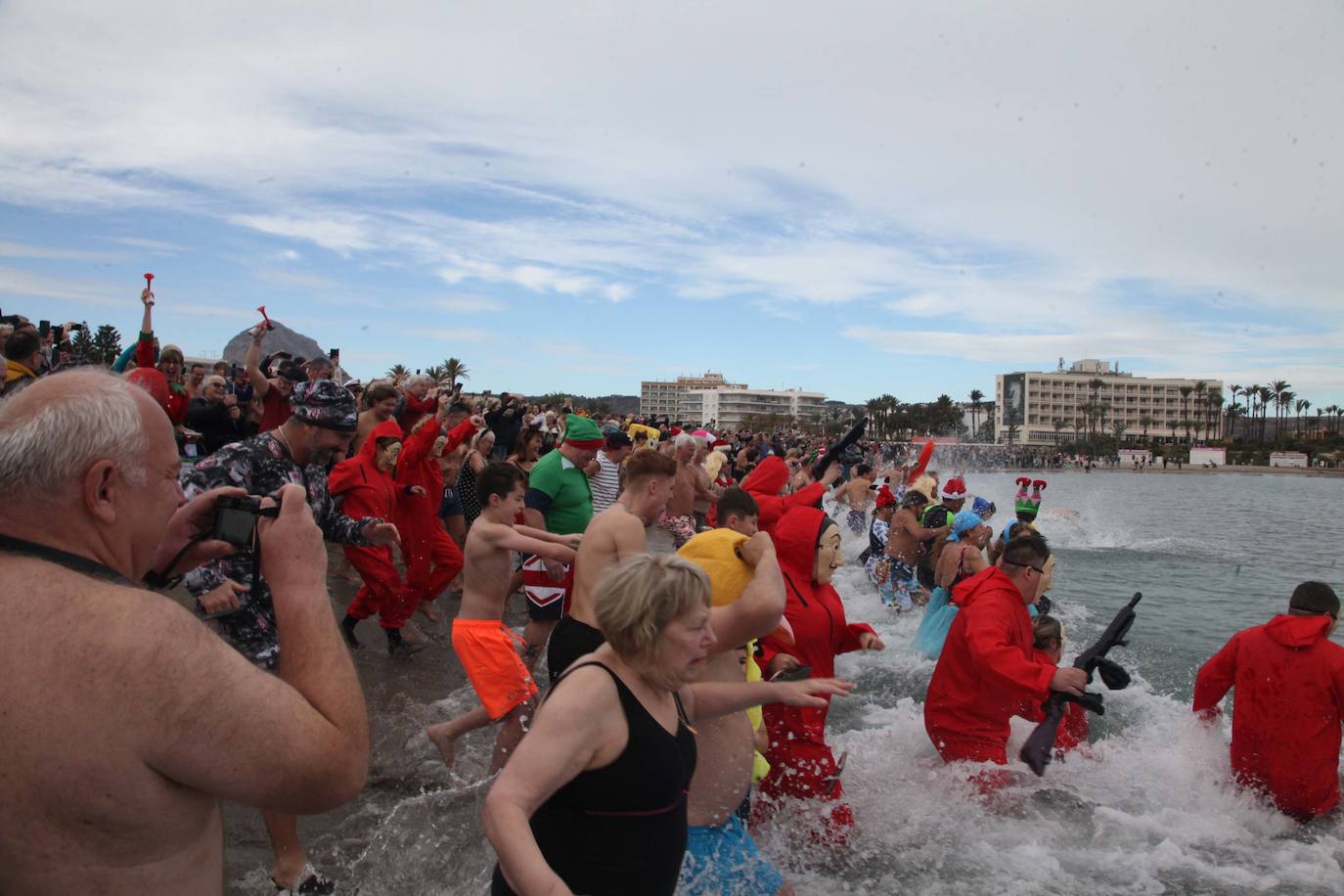 Baño solidario en Xàbia