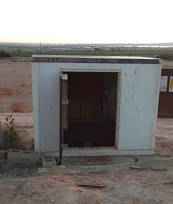 Imagen secundaria 2 - Destrozos en plantas de alcachofa y hurto del generador.
