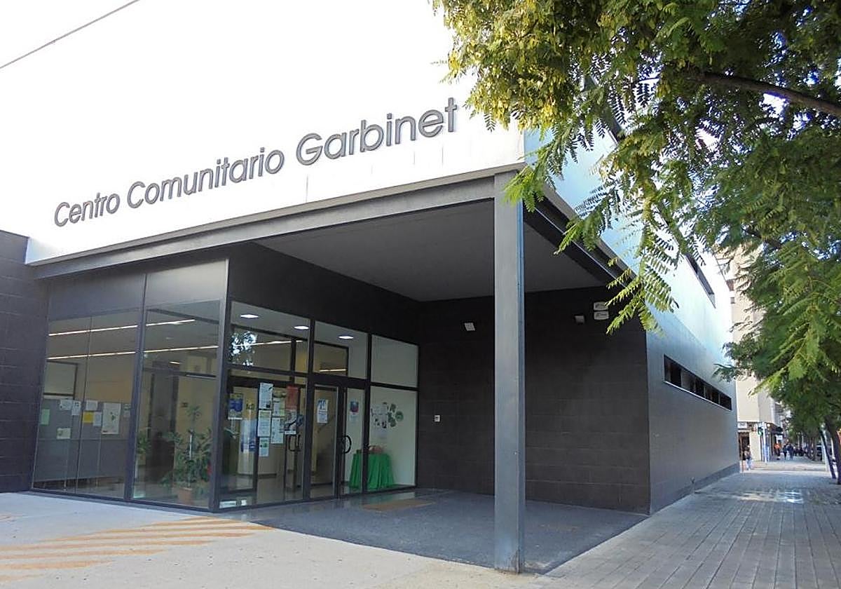 Fachada del centro social Garbinet.