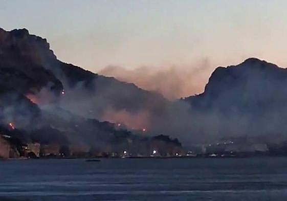 Incendio forestal en Altea.