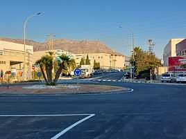 Acceso renovado al polígono Las Atalayas.