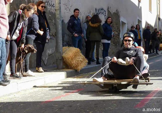 El descenso de galeras en las fiestas del Porrate de San Antón.