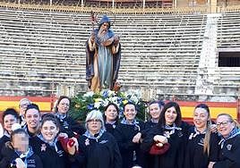 Costaleras con la talla de San Antón.