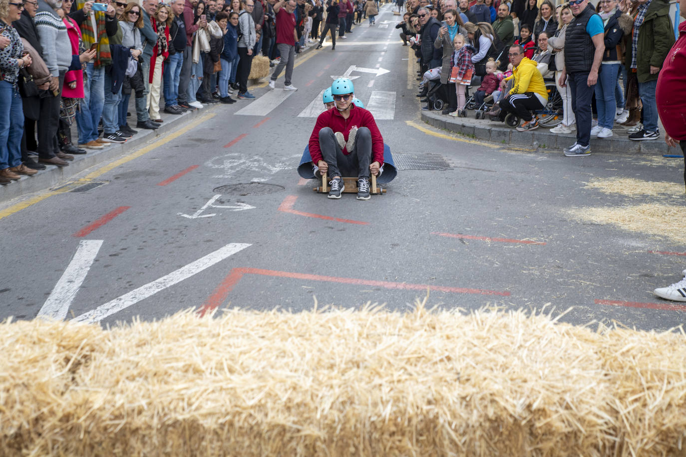 El descenso de galeras abre las fiestas del Porrate de San Antón