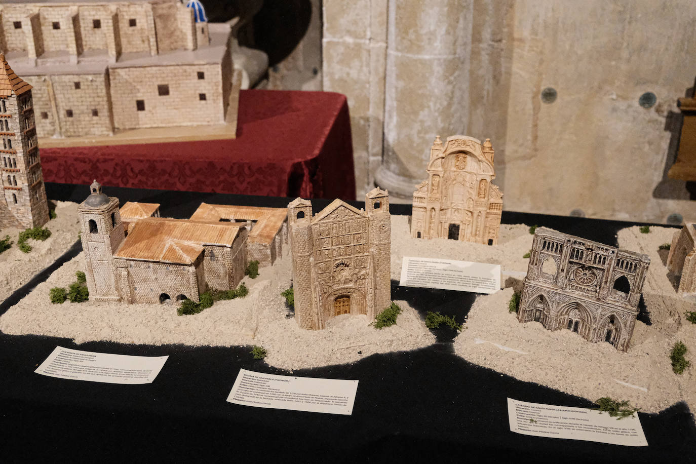 Las miniaturas invaden la Basílica de Santa María de Alicante