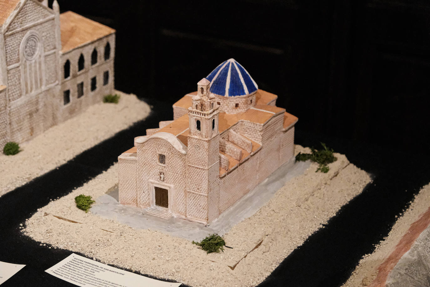 Las miniaturas invaden la Basílica de Santa María de Alicante
