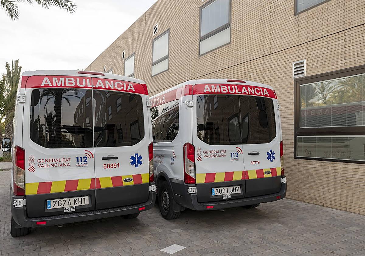 Ambulancias en el hospital.