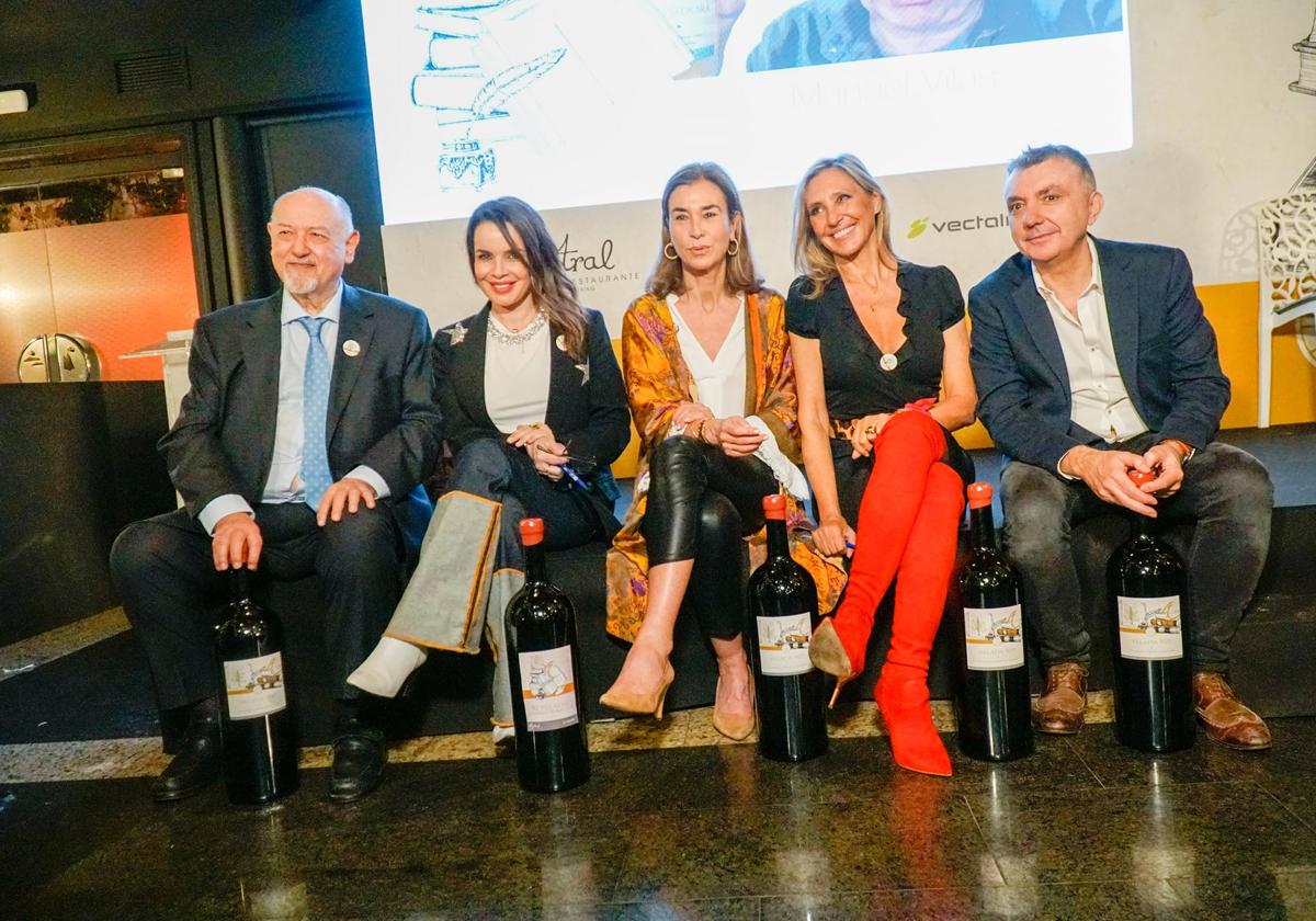 Juan Eslava Galán, Carme Chaparro, Nativel Preciado, Marta Robles y Manuel Vilas en las Veladas Literarias.