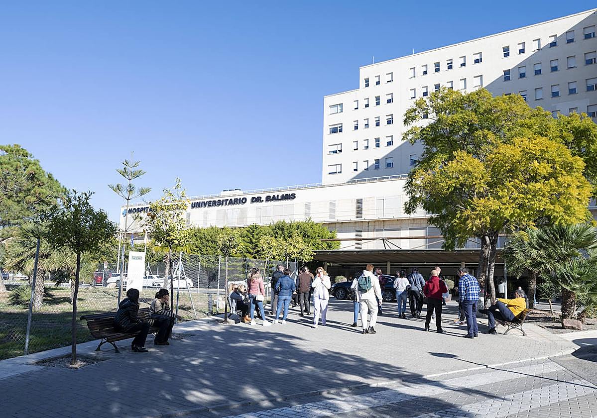 Acceso al Hospital General de Alicante.