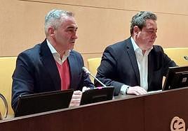 Los portavoces parlamentarios de PP y Vox, este jueves, en Les Corts.