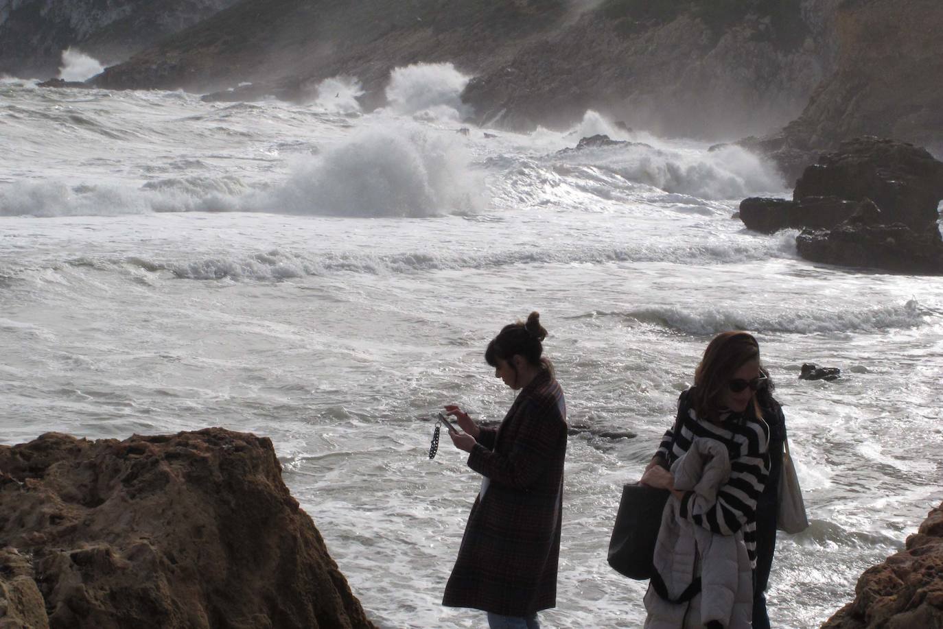 El temporal marítimo azota la costa de Dénia